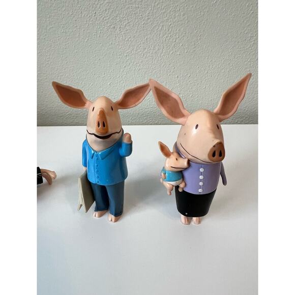 Olivia the Pig Family Set of 3 Figures Retired - Picture 2 of 8